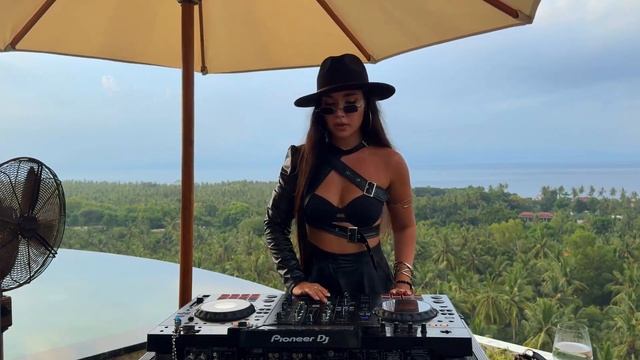 KobrAlice - Afro-Oriental House | DJ Set Live Part 1| Nusa Penida, Bali смотреть онлайн