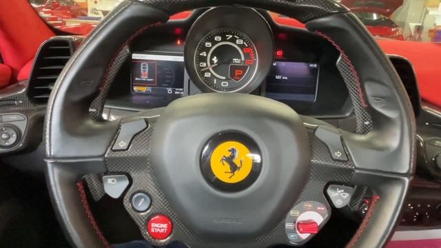 Ferrari 458，Experience the charm of v12 смотреть онлайн