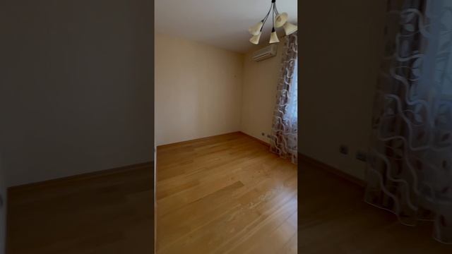 Четырехкомнатная квартира на ул. Любецкая, д. 42 смотреть онлайн