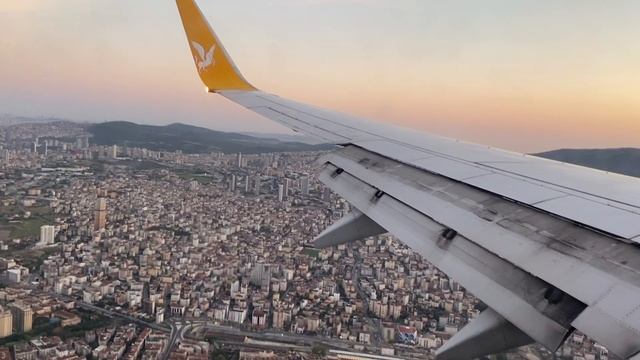 Pegasus Airlines Boeing 737-800 | Tbilisi to Istanbul SAW Landing смотреть онлайн