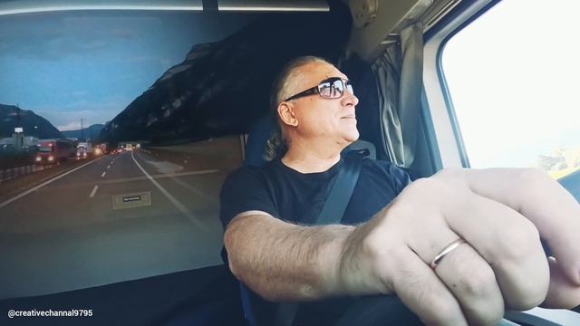 "СВІЧА ГОРИТЬ, СТІКАЄ ВІСК" або "А НАМ СЬОГОДНІ 50". Українська кавер-версія. @creativechannal9795 смотреть онлайн