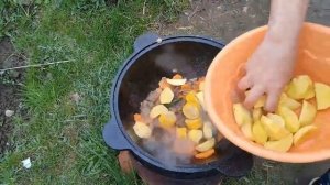 ШУРПА В КАЗАНЕ НА КОСТРЕ ИЗ ГОВЯДИНЫ