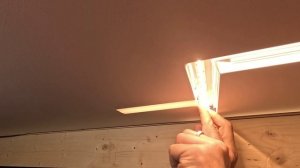 Как обработать световую линию в натяжном потолке, без клея, без скотча и без клинча