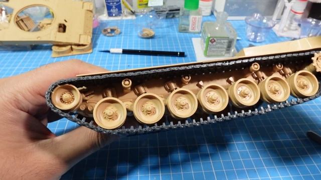 【军模素组】RFW  1/35   LEOPARD 2A6 MAIN BATTLE TANK(WITH FULL INTERIOR KIT)麦田1/35全内构豹2A6 素组（一）