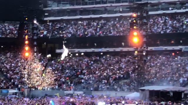 Jimin Sings Backup Vocals For Jungkook Euphoria!