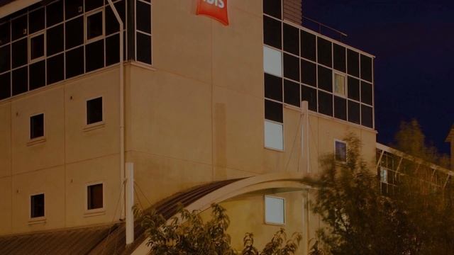Ibis Cardiff Centre Hotel, United Kingdom смотреть онлайн