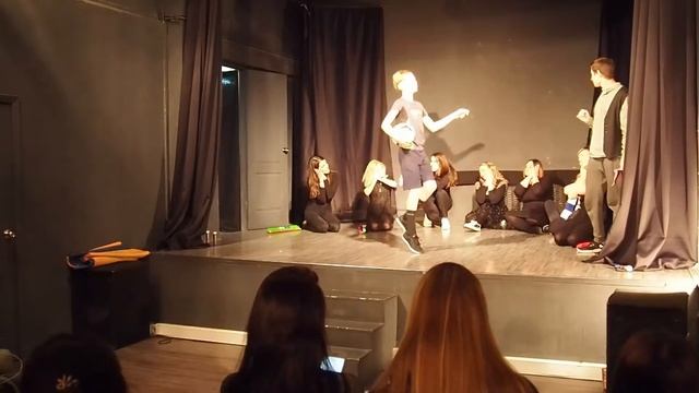 Выпускной спектакль по пьесе Ивана Вырыпаева "Город, где я" смотреть онлайн