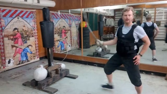 Тяжёлая сабля, прямые и мулинетные удары. Силуэт. База