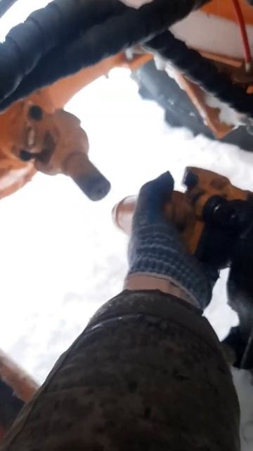 новый китайский фронтальный погрузчик. наработка 40мото часов .развалился подвесной подшипник. смотреть онлайн