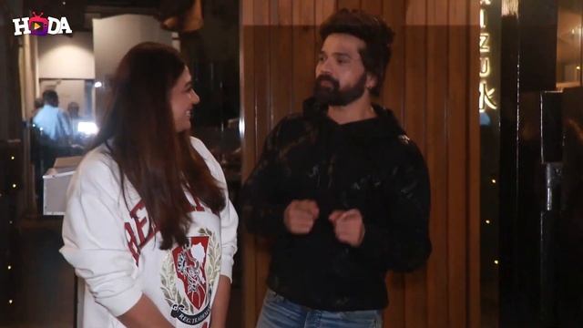 HIMESH RESHAMMIYA WITH WIFE SPOTTED AT MIZU RESTAURANT IN BANDRA EXIT VIDEO смотреть онлайн