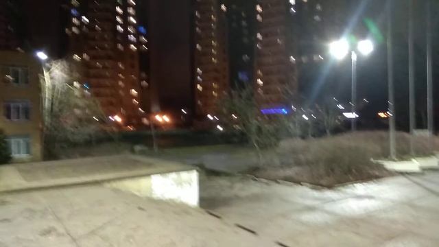 Нарядных мало в многоэтажках окон