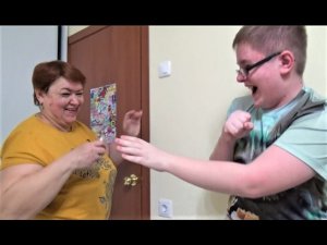 Взбесил маму ВЫЗОВ ПРИНЯТ!!! Накрасить маму косметикой Сделать макияж маме