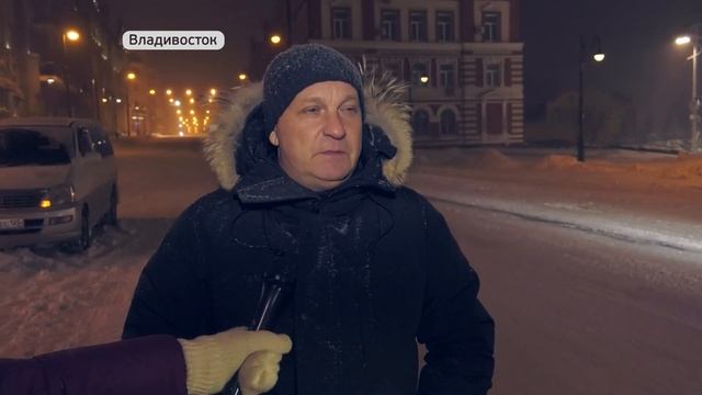 Расчистка дорог идет во Владивостоке смотреть онлайн