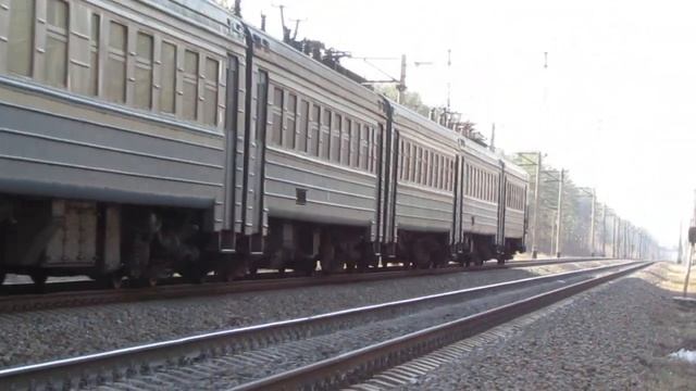 Электропоезд ЭР9М-534/546 смотреть онлайн