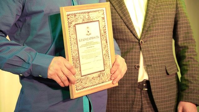 Андрей Кугаевский вручил награды оленеводам Сеяхинской тундры смотреть онлайн