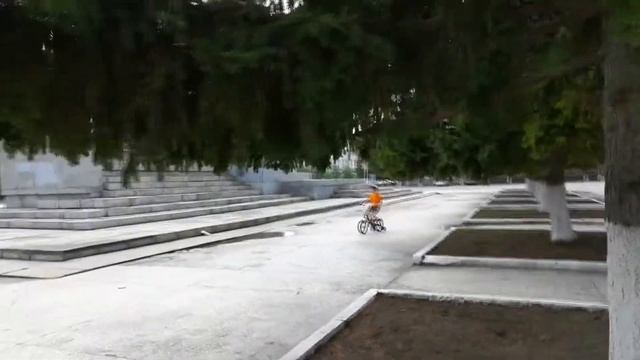 Рома научился кататься на велосипеде смотреть онлайн