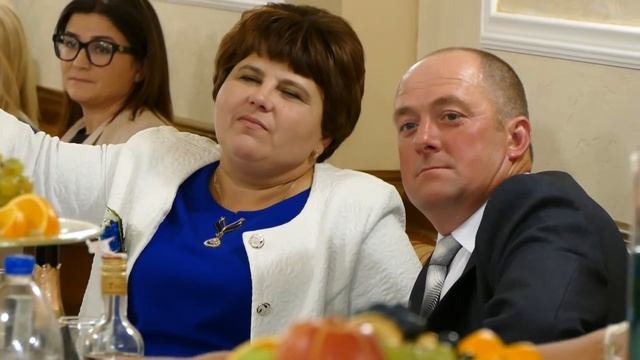 ЧЕРВОНУ РУТУ НЕ ШУКАЙ ВЕЧОРАМИ - ЗАСТІЛЬНА ПІСНЯ смотреть онлайн