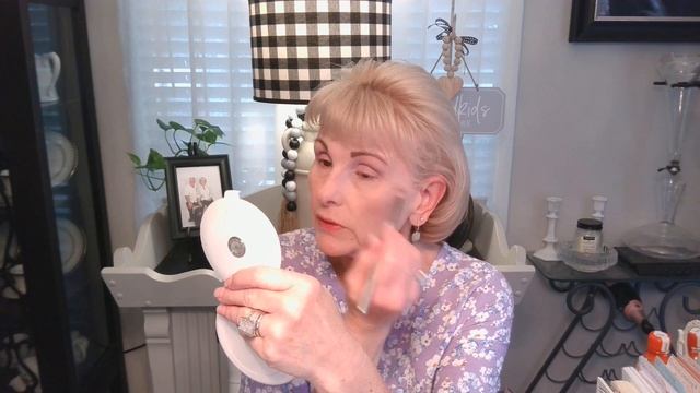 Fields of Lavender, heavenly scent/color for many skin tones! #grwmmakeup #tuesdaymotivation смотреть онлайн