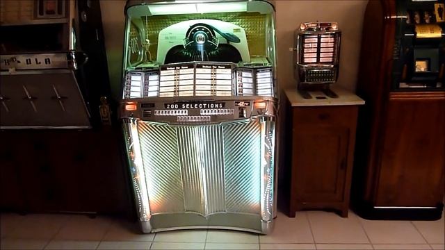 Jukebox Wurlitzer 2000 playing "See You Later Alligator by Bill Haley" смотреть онлайн