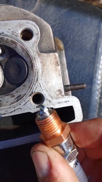 как сделать? резьбу на скутере. под свечку. смотреть онлайн