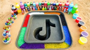Как сделать логотип TikTok с помощью цемента, радужных шариков Orbeez, Big Mtn Dew, Pepsi, Coca Cola