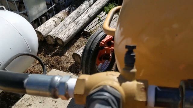 Filling Your Propane Tractor With A Bleeder Tank смотреть онлайн