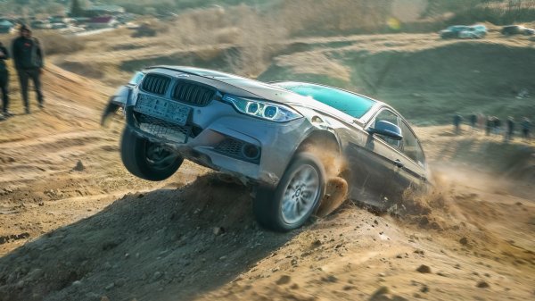 МАССОВЫЙ БОЙ МАШИН! ПСИХИ разбили 8 АВТО