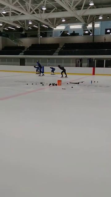 Practicas en patinaje de hielo QC,Canada смотреть онлайн