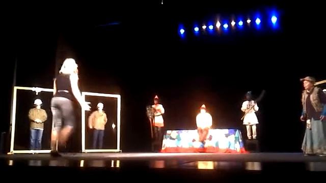 Репетиция спектакля "До третьих петухов" Луганск смотреть онлайн