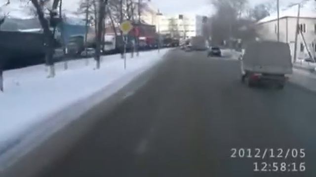 Решил померяться письками с фурой . смотреть онлайн