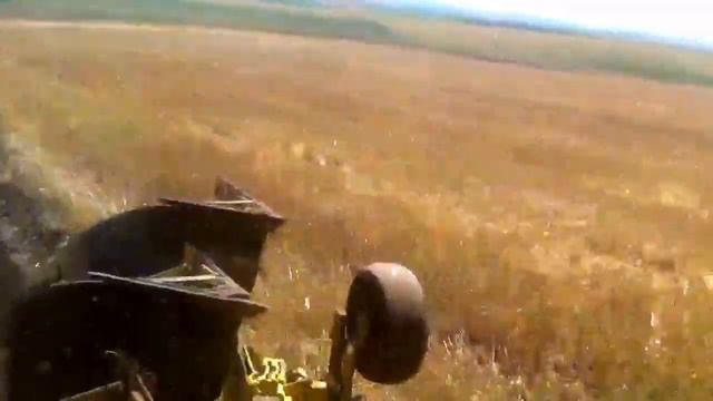 Mtz Belarus 1025.3 la arat - plowing смотреть онлайн