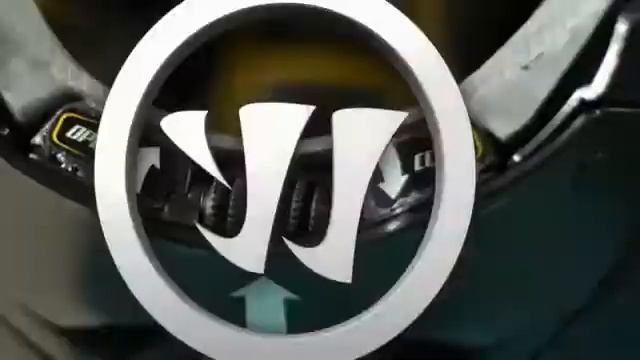 Zdeno Chara talks about the Warrior Krown 360 Helmet - Disponible chez /available at Hockey Experts смотреть онлайн