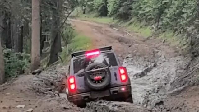 BYD FangChengBao Leopard 5 off-road experience in deep mud pits смотреть онлайн