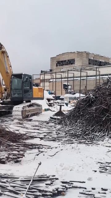 Гидроножницы для резки металла EXTEN HPS2800 на экскаваторе HYUNDAI 360LC-7A смотреть онлайн