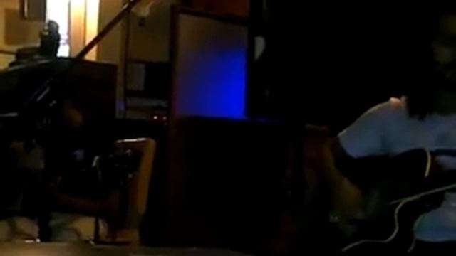 HAMZA & GULRAIZ live play Italian Sad tune in cafe Ma Heer смотреть онлайн
