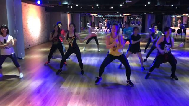 Callao by Anna Carina (Mega Mix 70) ~~Zumba with Katie Moves Taipei смотреть онлайн