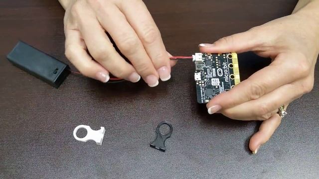 Battery Connector Puller for micro:bit смотреть онлайн