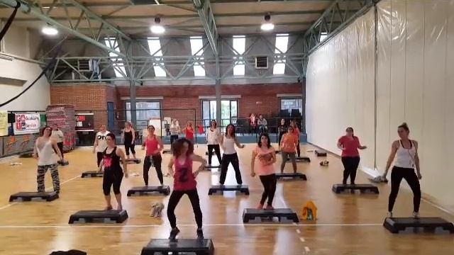Light it up - Zumba Step смотреть онлайн