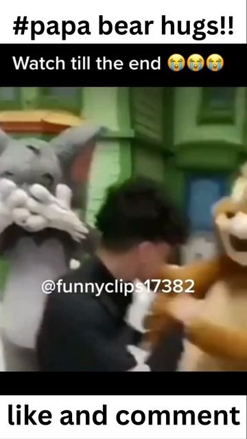 # papa bear hugs!!! #shorts смотреть онлайн
