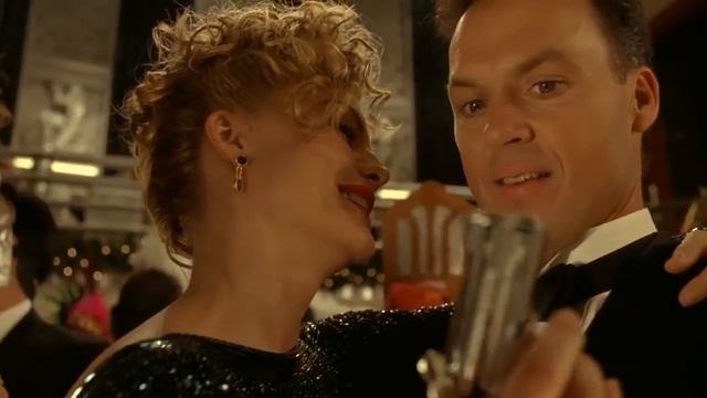 Bruce Wayne Baila Con Selina Kyle - Batman Regresa 1992 (Escenas De Películas)
