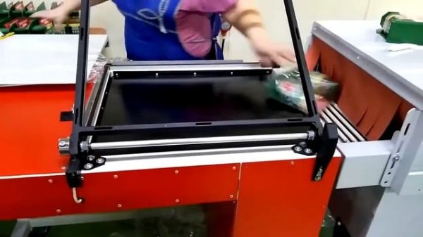 Упаковка подарочных наборов в ПОФ пленку. www.ardsystems.ru