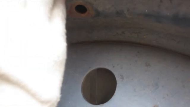 Как без особых проблем заменить шину заднего колеса трактора. На примере МТЗ-80.1 от А до Я смотреть онлайн