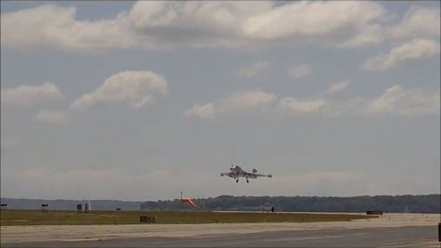 RI airshow 2012 EA-6 Prowler Top Gun Landing смотреть онлайн