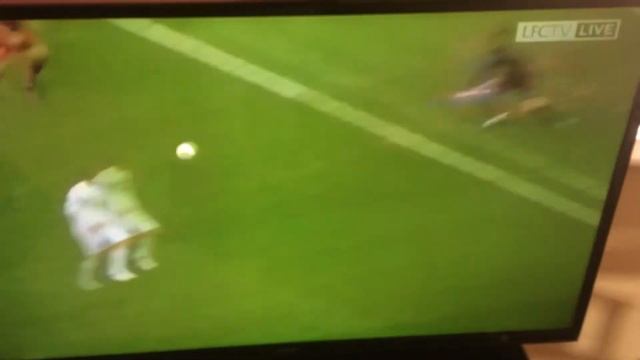 Gerrard scores at the Kop End in the Liverpool vs Ac Milan legends match! смотреть онлайн