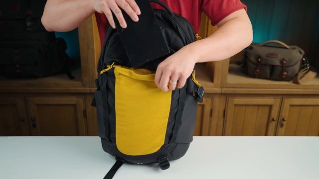 The 2021 North Face Surge vs Recon! 10 things you need to know!!! смотреть онлайн