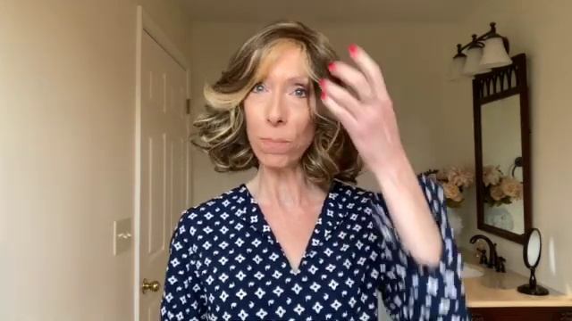 THE WIG COMPANY TWIRL WIG REVIEW | GLAZED MOCHA | Voluminous, Soft Heat Friendly Curls! смотреть онлайн