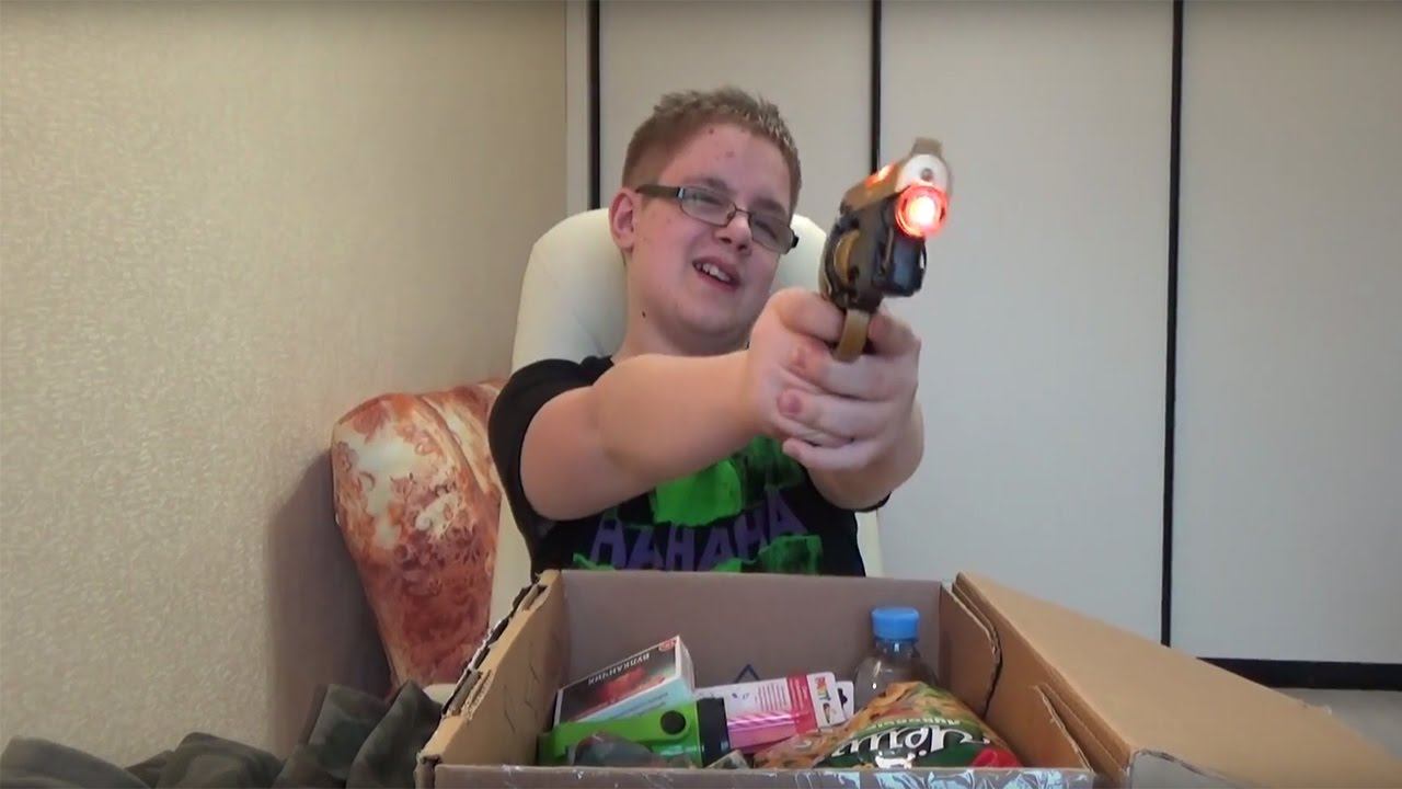 Мне пришла АРМЕЙСКАЯ посылка! Теперь точно ПОЙДУ в армию!!! смотреть онлайн