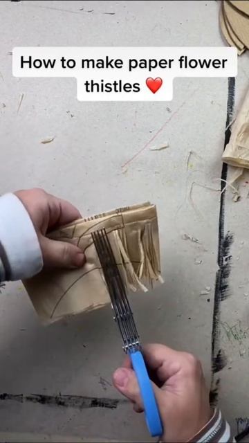 How to make paper flower thistles #100dayproject2022 #makersgonnamake #diyarts #upcycledart #fypシ смотреть онлайн
