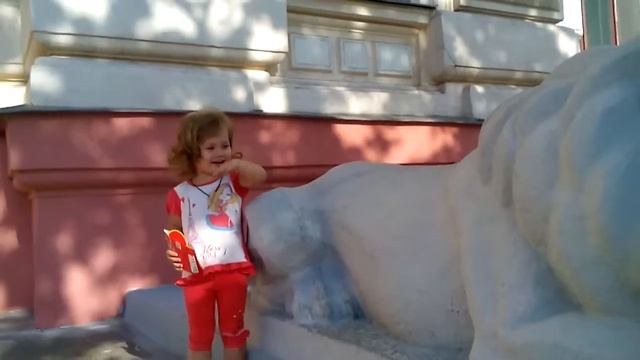 Vlog Лев и маленькая девочка смотреть онлайн
