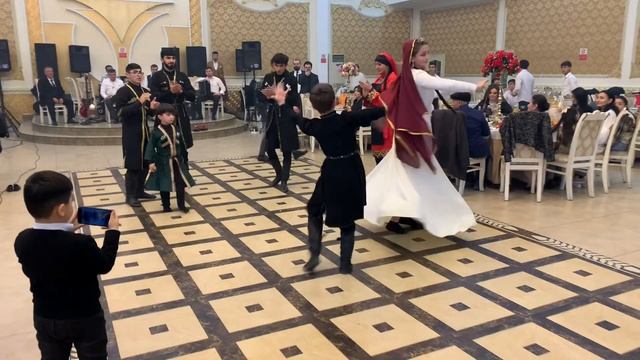 Новая Зажигательная Лезгинка 2023 Avarlar Balaken Lezginka (Чеченская Песня)
